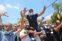 صور: الأسير ابراهيم "لينين" الطوري من كفر قاسم يُعانق والدته بعد 16 عاماً